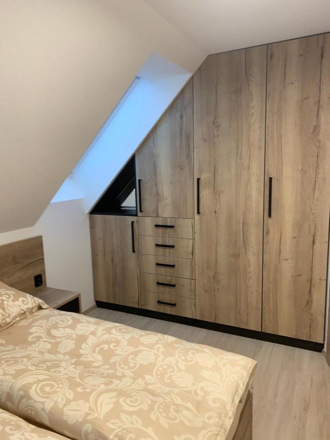 Chaty Pod Klinovcem Loucna pod Klinovcem Luaran gambar