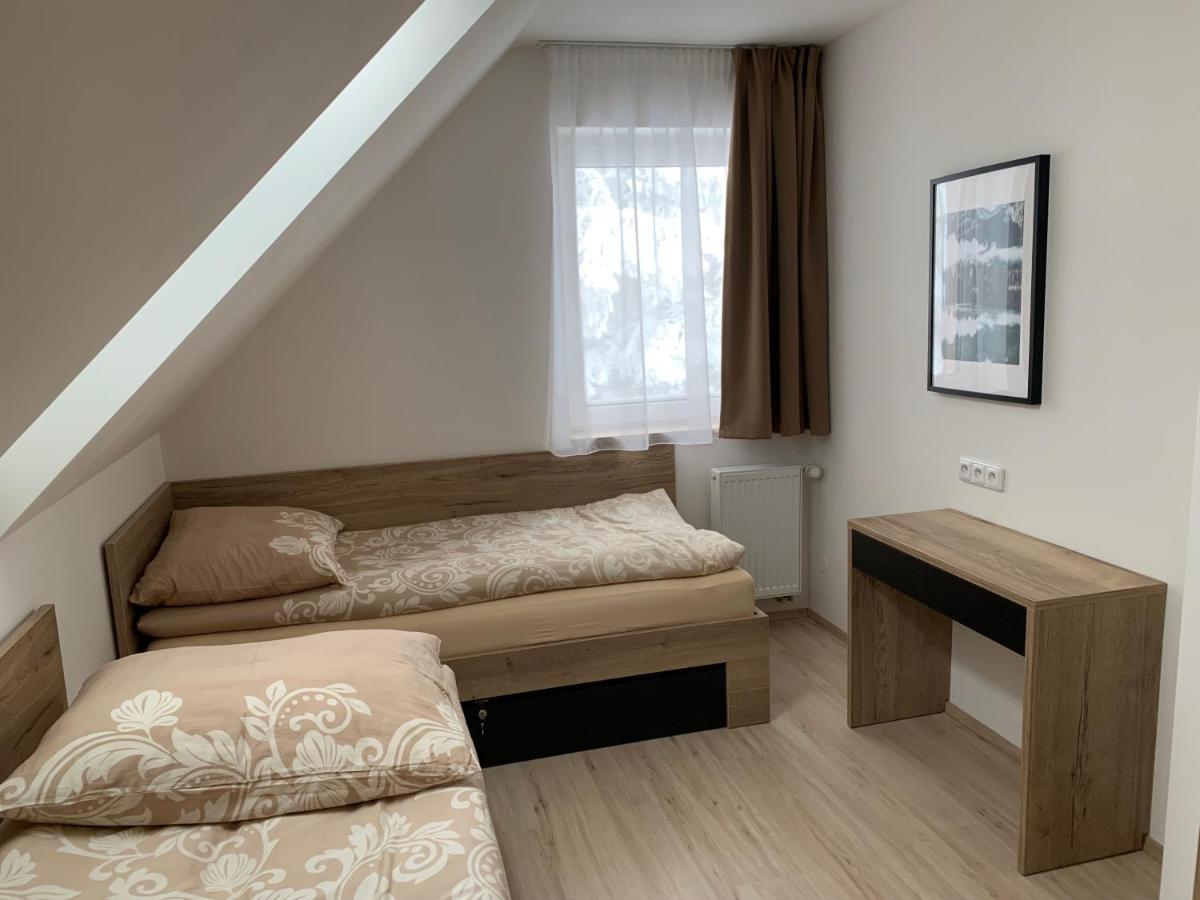 Chaty Pod Klinovcem Loucna pod Klinovcem Luaran gambar